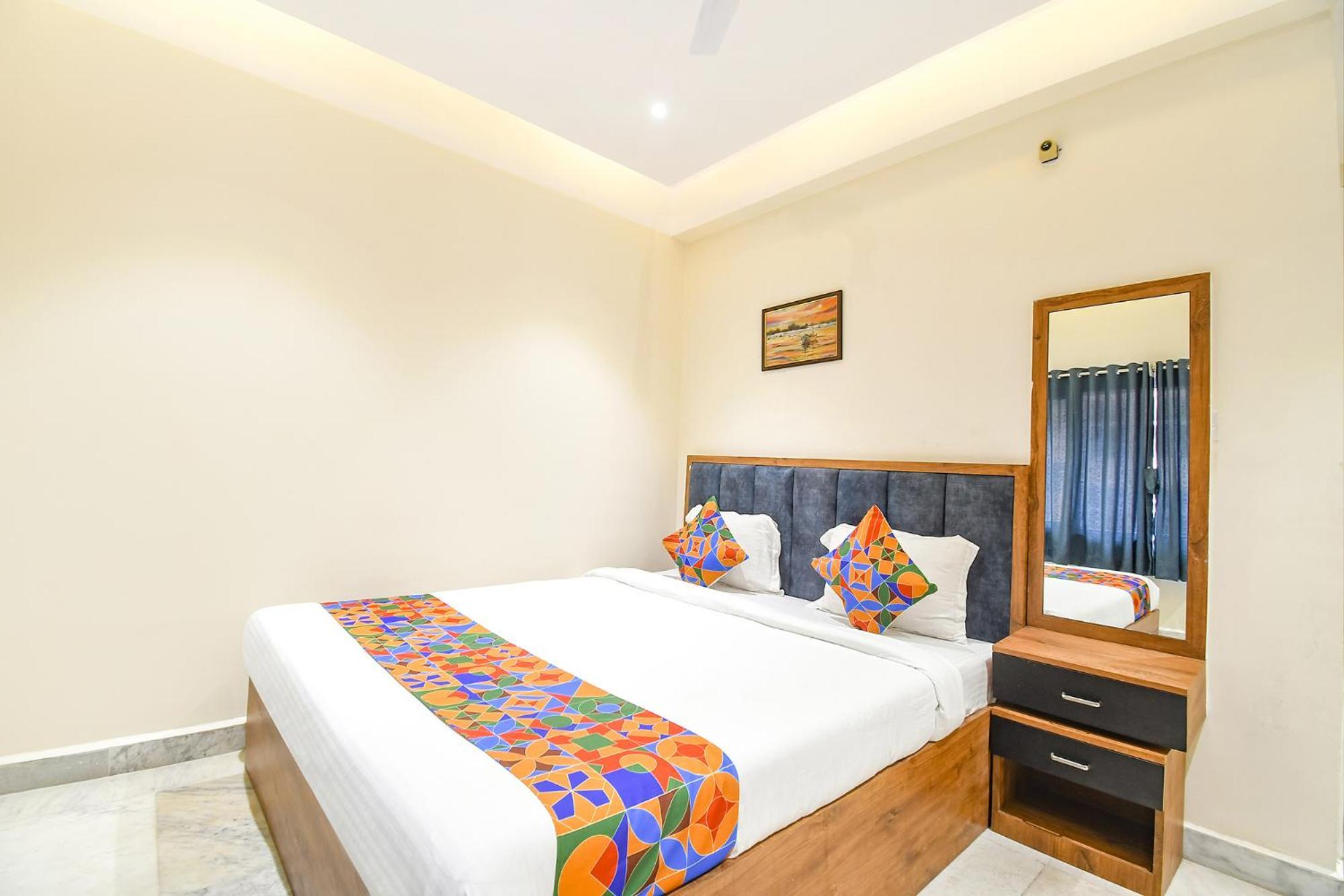 Fabhotel Prime The Golden Plaza - Nr Tarapith Temple Eksteriør bilde